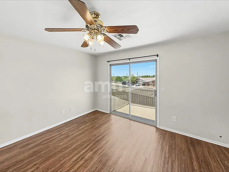 1701 S 113th Dr — Photo 9