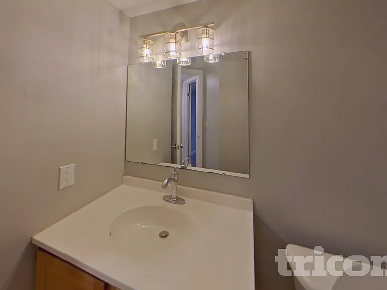 910 Foothills Ct — Photo 12