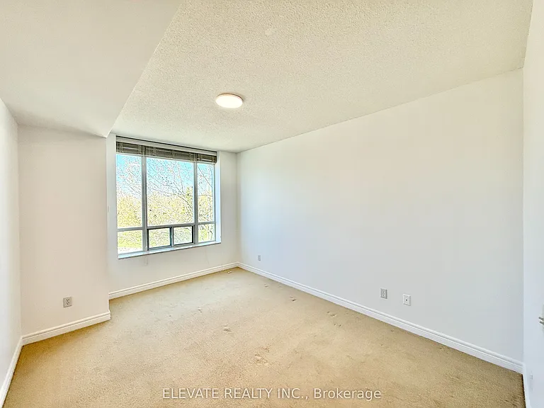 9 Boardwalk Dr #217 — Photo 9