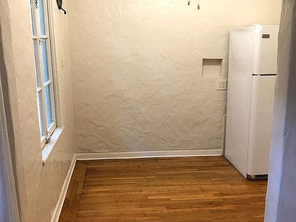3rd image of 15 Hawthorne Way #108