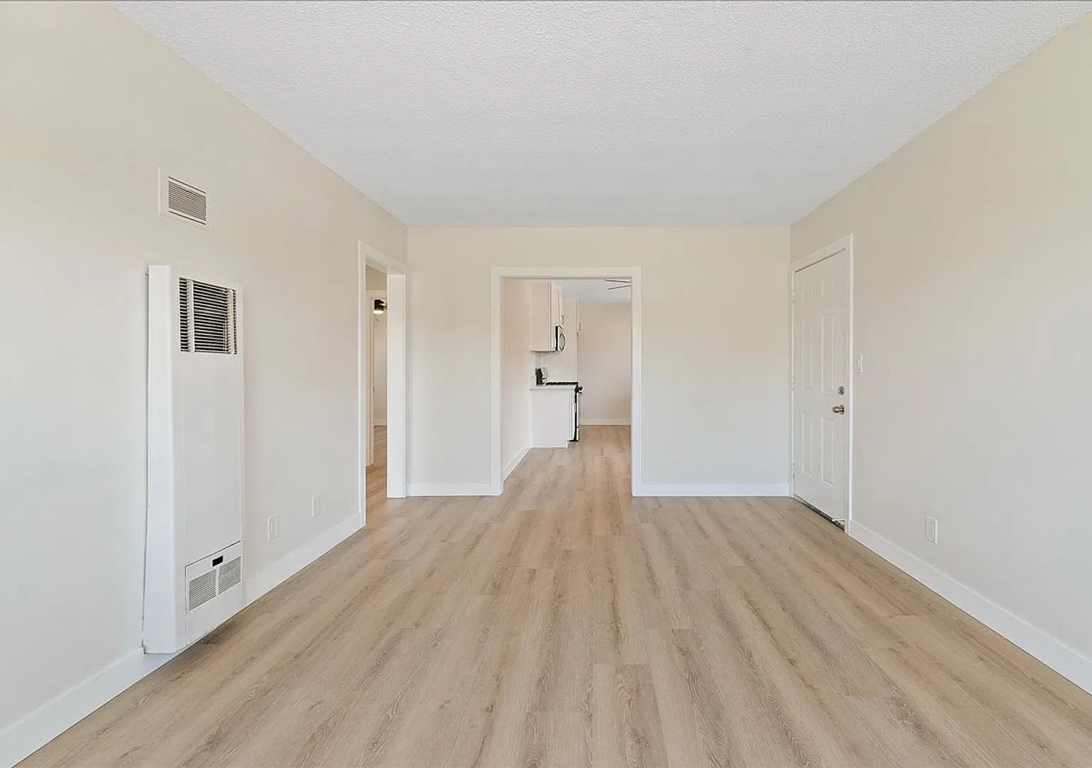 10920 S Osage Ave — Photo 2