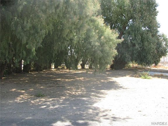 4th image of 390 River Glen Dr