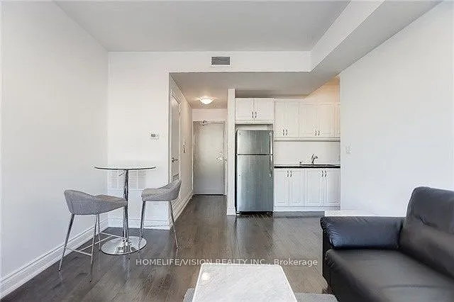 683 Danforth Ave #201 — Photo 5