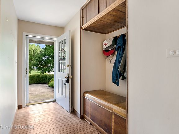 3rd image of 915 Patriot Ln