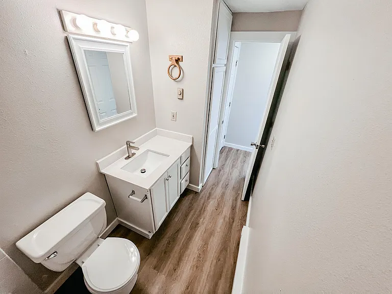 Highland Apartments - 12233-3 — Photo 13