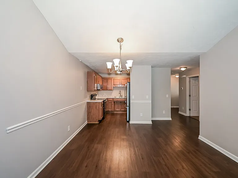 603 Freedom Ct — Photo 6