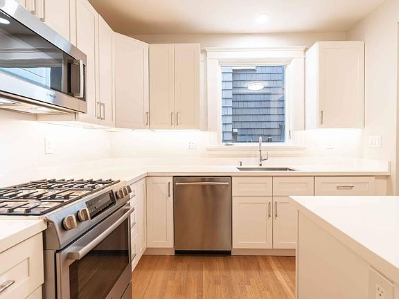 3rd image of 2153 Sacramento St APT 2