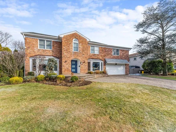 22 Larch Hill Road, Lawrence, NY 11559