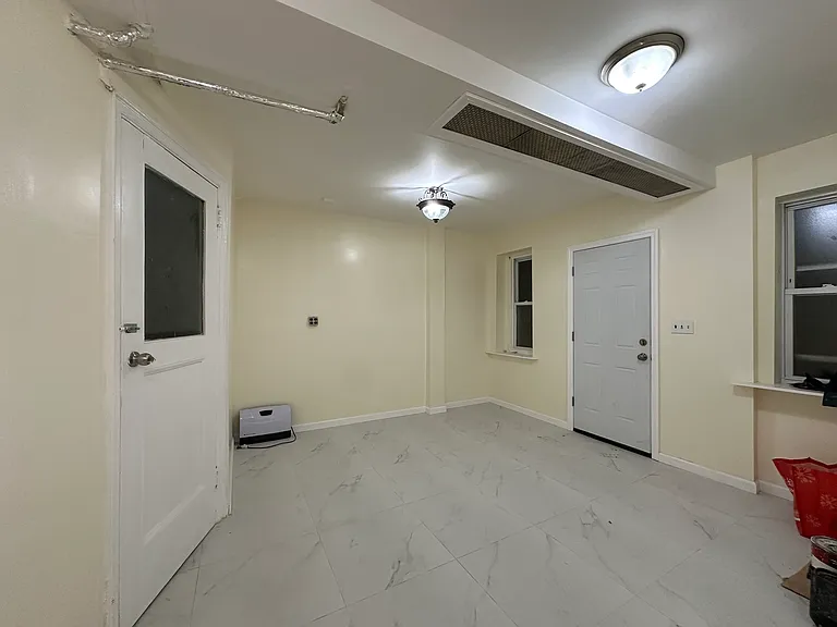 2107 Continental Ave #1 — Photo 4