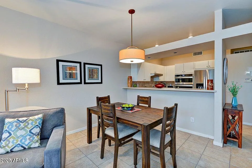 2 bed, 2.0 bath, 1104 sqft, $2,800 — Photo 4
