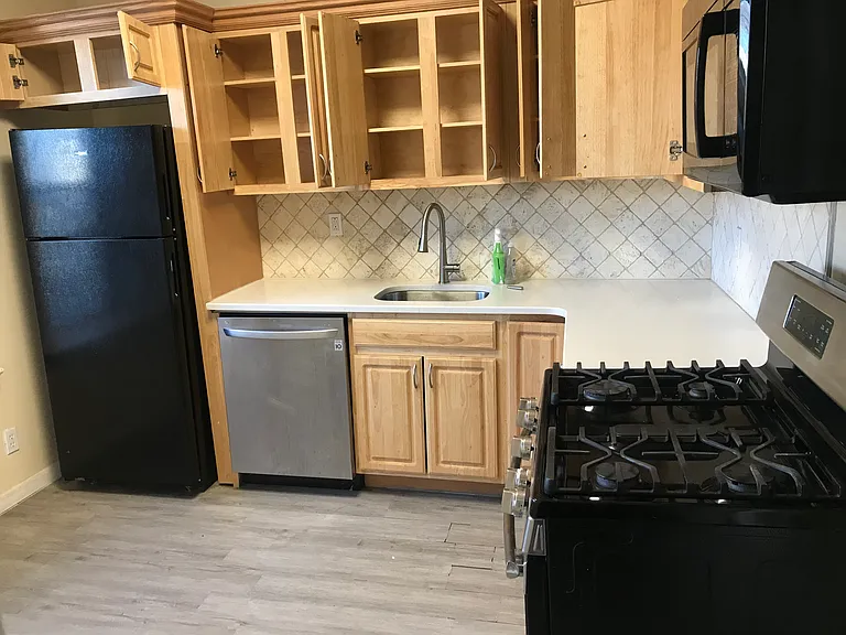 40 Gardner Ave #2 — Photo 10
