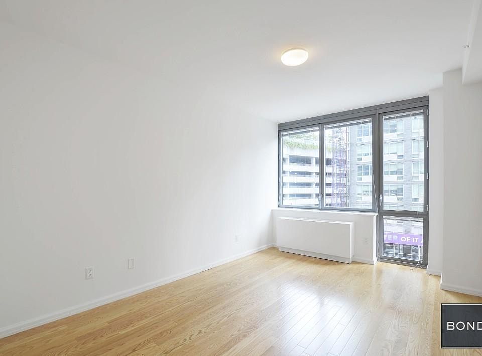 1st image of 4610 Center Blvd APT 1820
