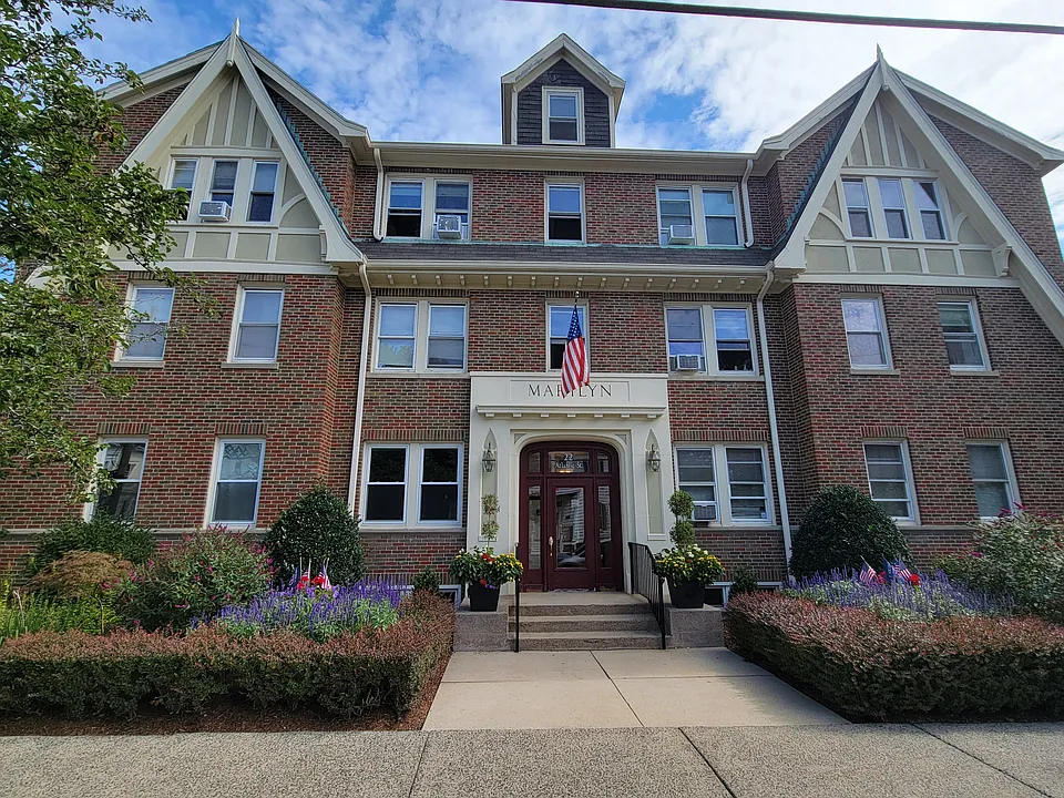 22 Atlantic St #2
