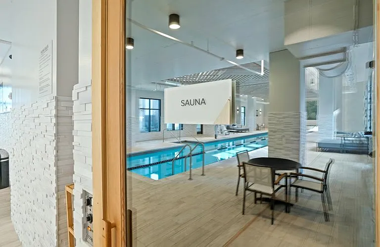 240 Park Avenue — Photo 33