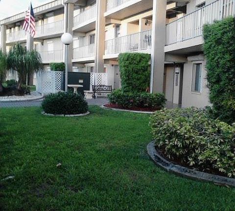 4th image of 2244 Winkler Ave APT 109