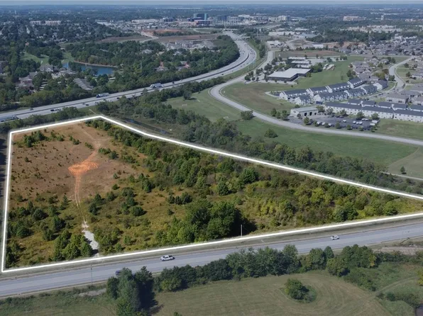 S 26th St #1A, Rogers, AR 72758