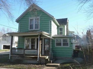 803-803 1/2 S Walnut Ave, Freeport, IL 61032