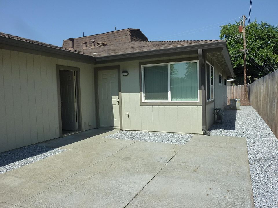 Entry and door to garage