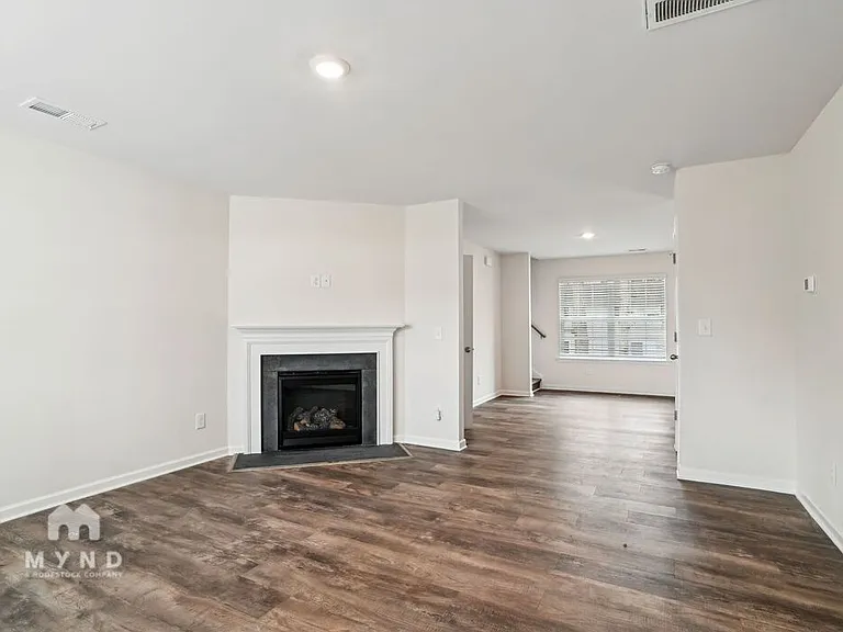 1052 Jaxson Terry Ln — Photo 6