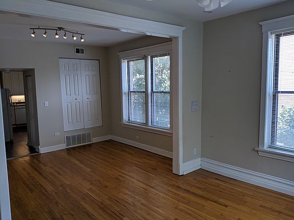 4th image of 1934 W Dickens Ave APT 2