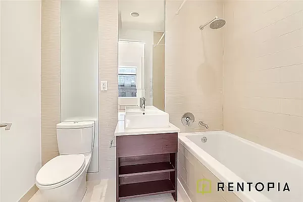 452 Keap St #407 — Photo 9
