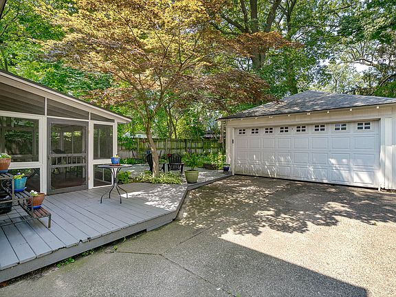 5th image of 1227 Colorado Ave SE