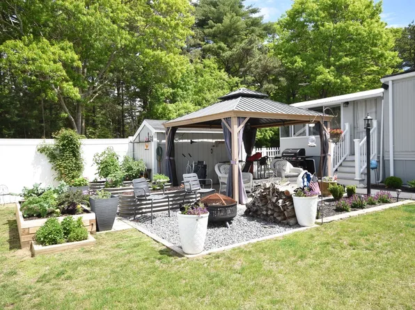 26 Coachmen Ter, Plymouth, MA 02360