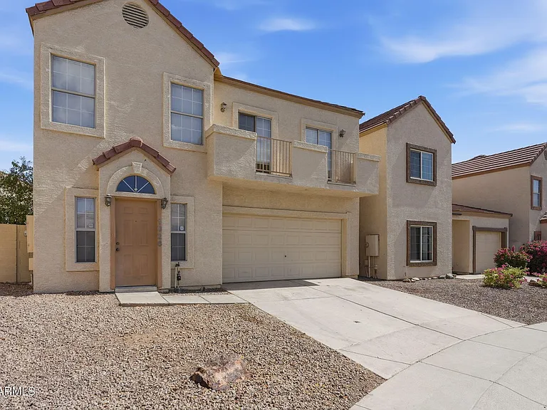 1026 W Libra Dr — Photo 2