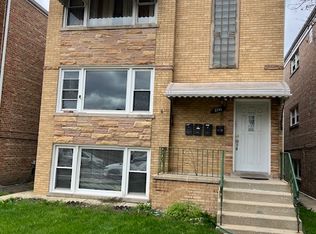 5748 W Montrose Ave APT 1, Chicago, IL 60634
