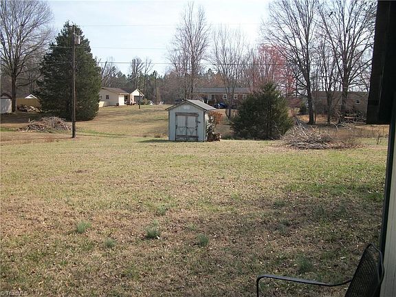 3rd image of 184 Brightwood Rd