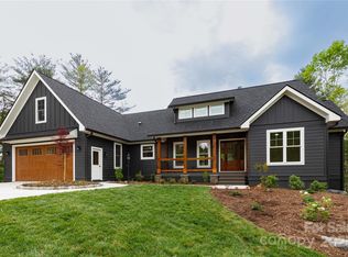 111 Laura Trce, Hendersonville, NC 28792