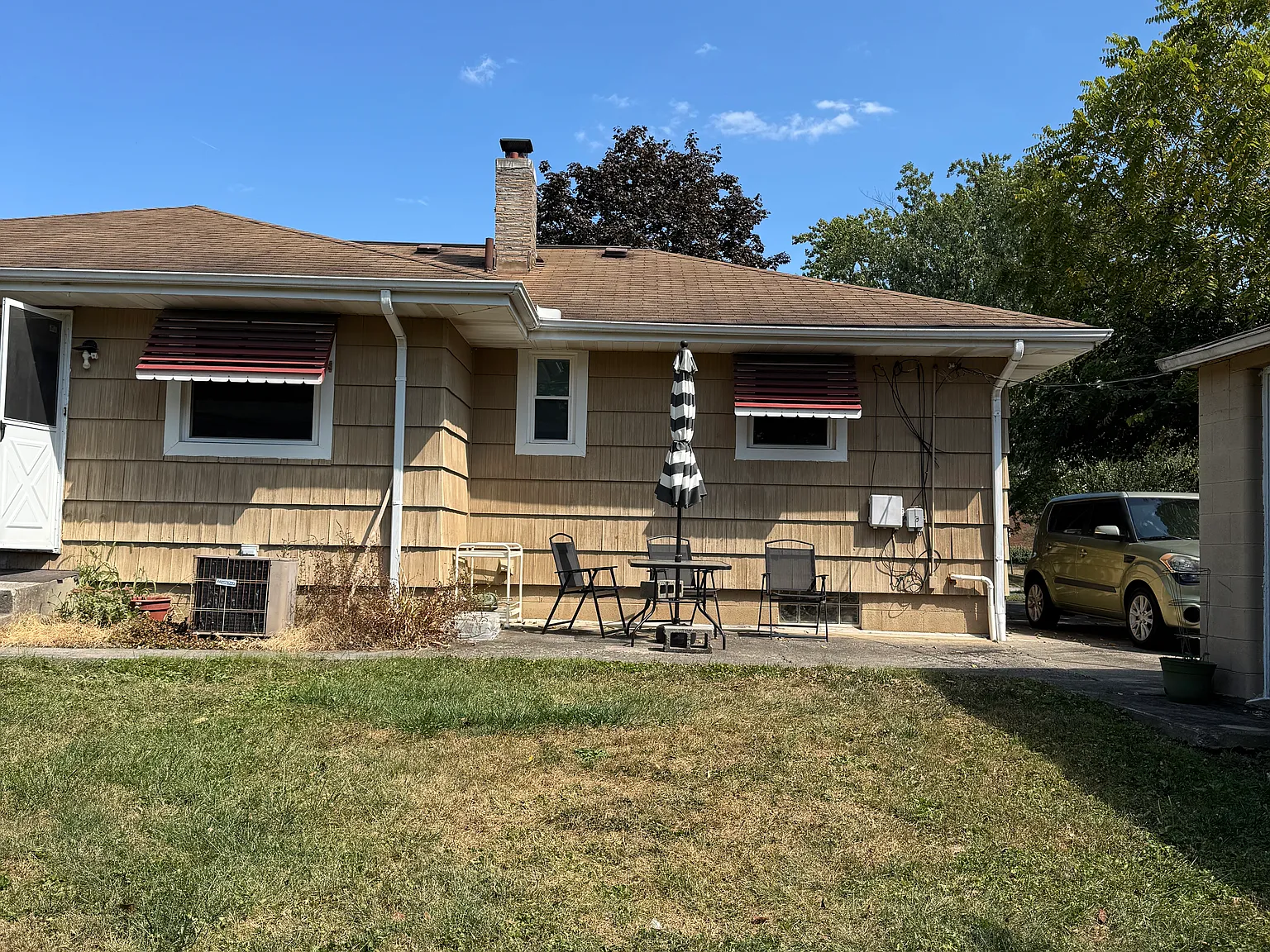 2 bed, 900 sqft, $1,300 — Photo 3