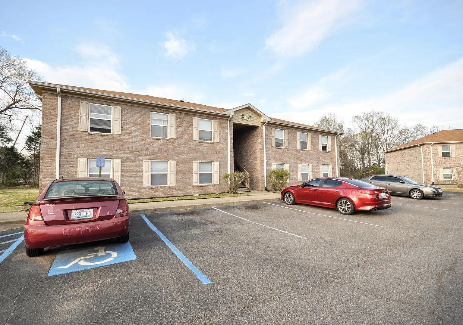 Tanglewood Apartments — Photo 2