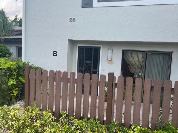 28 SOUTHPORT Lane #B, Boynton Beach, FL 33436