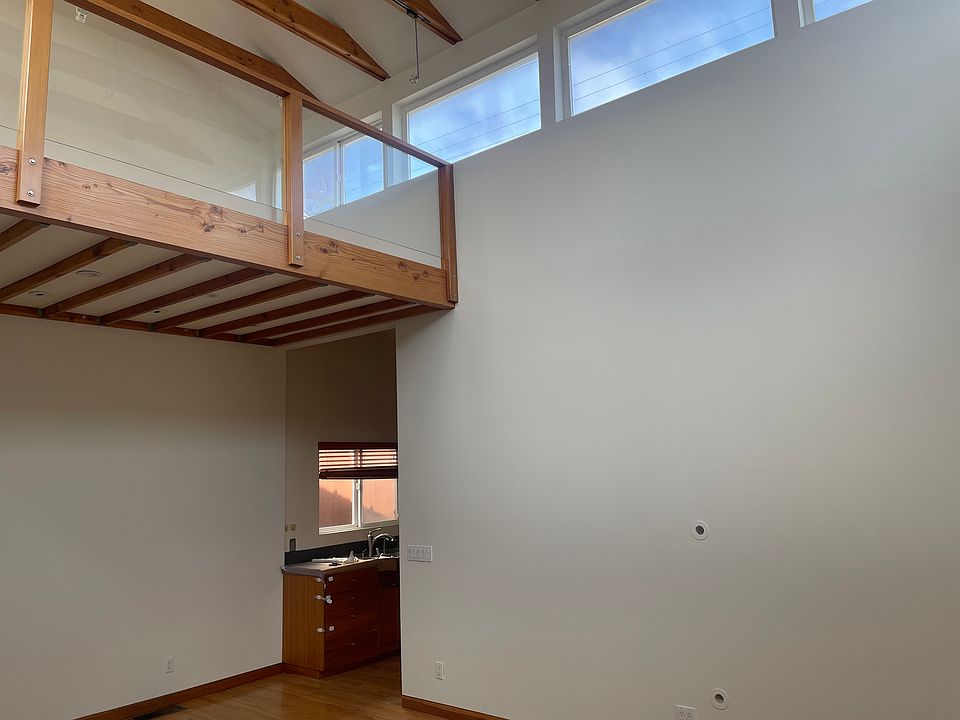 1st image of 427 Grand Blvd