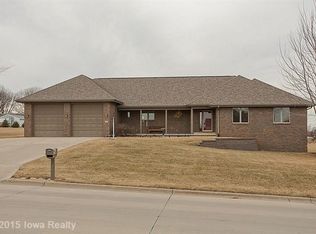 351 N 34th St, Cumming, IA 50061