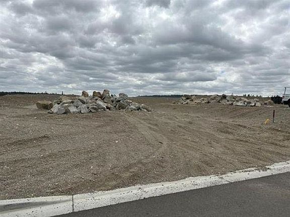 2nd image of 30 E Center Ln