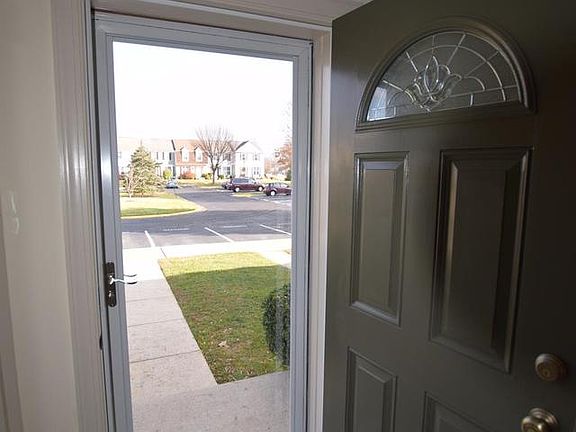 3rd image of 3410 Queensborough Dr