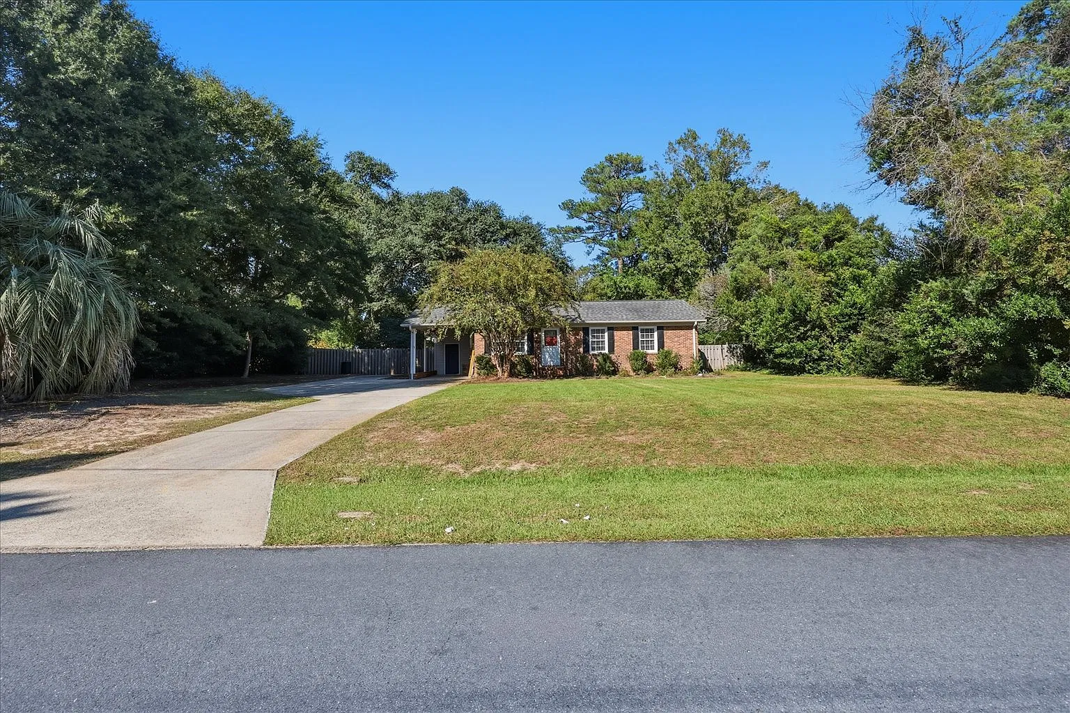 3 bed, 1087 sqft, $2,100 — Photo 2