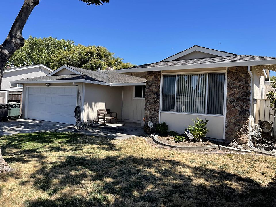 1st image of 32510 Karen Ct