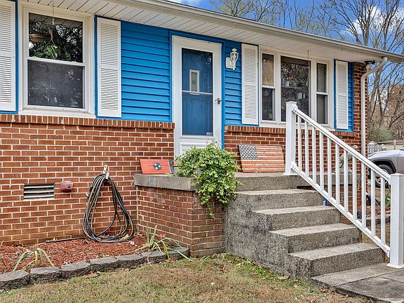 3rd image of 525 Bragg Ave