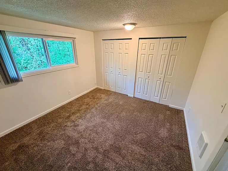 Two Bedroom Apartment in Central Salem — Photo 10