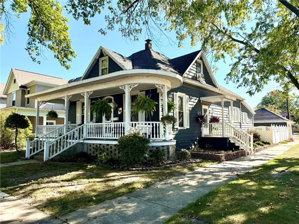 1021 Wabash Ave, Mattoon, IL 61938