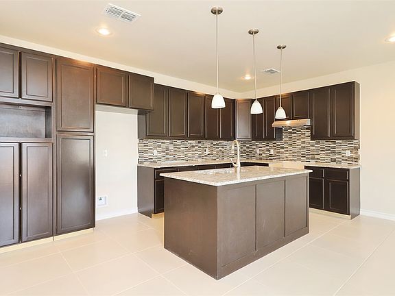5th image of 6011 Maryam Dr