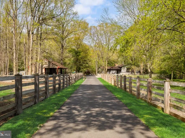 37 Hawkin Rd, Medford, NJ 08055