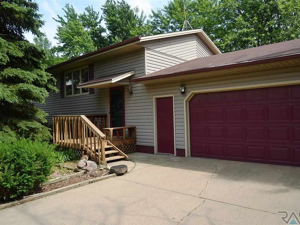 1st image of 47093 Smith Cir