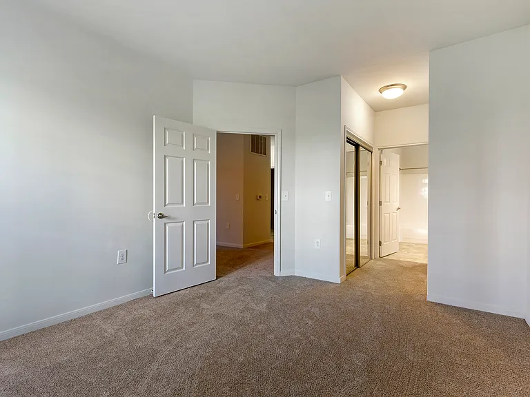 The Apartments at Cambridge Court — Photo 22
