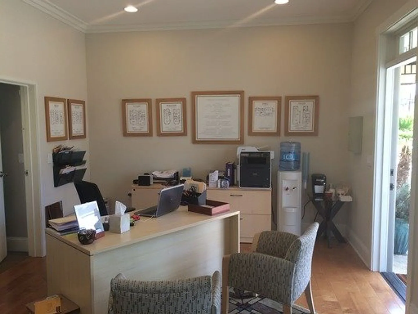 Live Upstairs, Work Downstairs: Rare Versatile Carpinteria Craftsman Townhouse! — Photo 3