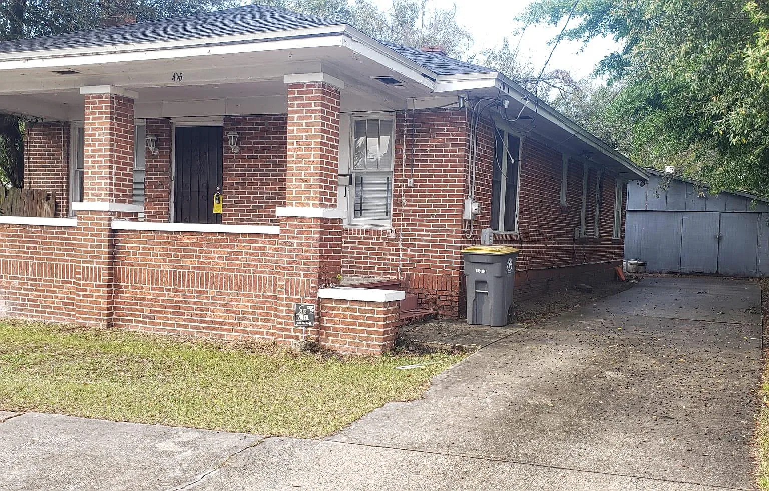 3 bed, 1025 sqft, $1,300 — Photo 2