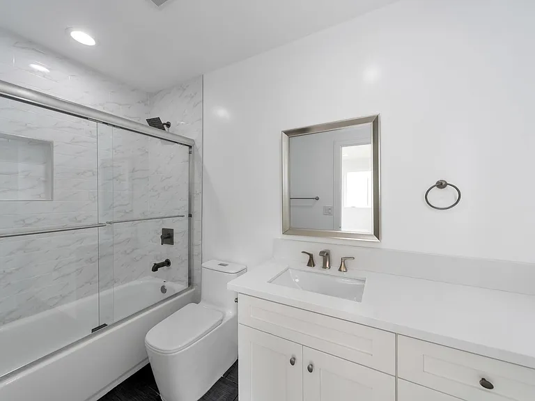 7108 Ramsgate Ave #1/2 — Photo 10